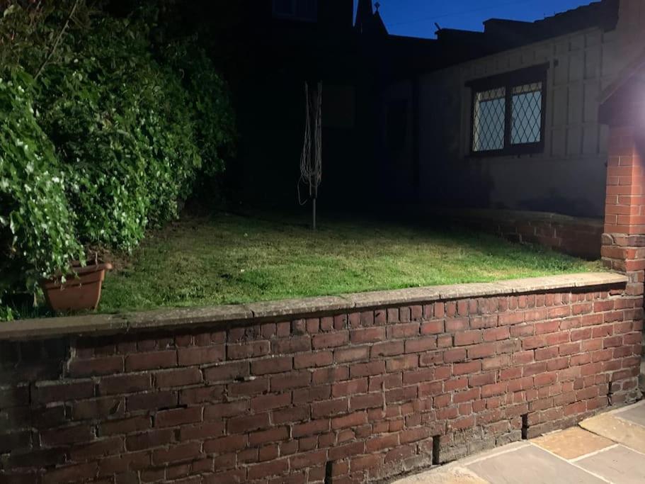 Award Winning Pet Friendly Paddock Cottage Γουίτμπι Εξωτερικό φωτογραφία
