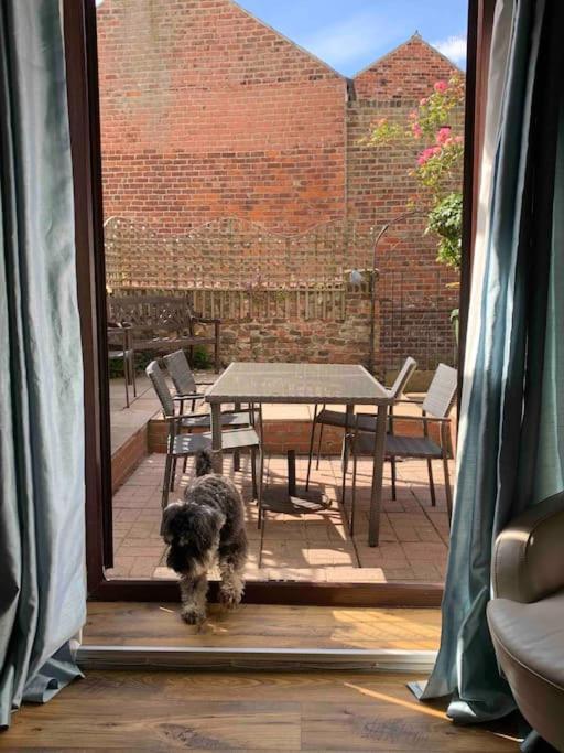 Award Winning Pet Friendly Paddock Cottage Γουίτμπι Εξωτερικό φωτογραφία