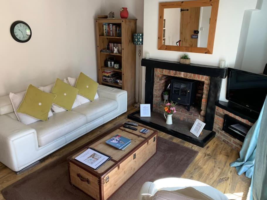 Award Winning Pet Friendly Paddock Cottage Γουίτμπι Εξωτερικό φωτογραφία