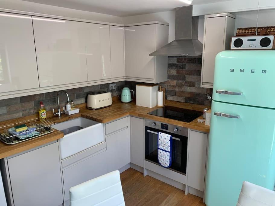 Award Winning Pet Friendly Paddock Cottage Γουίτμπι Εξωτερικό φωτογραφία