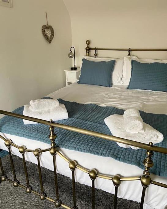 Award Winning Pet Friendly Paddock Cottage Γουίτμπι Εξωτερικό φωτογραφία