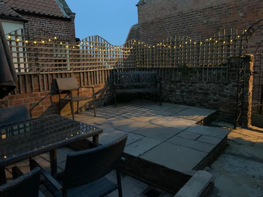 Award Winning Pet Friendly Paddock Cottage Γουίτμπι Εξωτερικό φωτογραφία