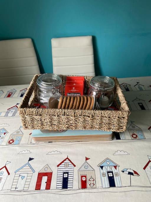 Award Winning Pet Friendly Paddock Cottage Γουίτμπι Εξωτερικό φωτογραφία
